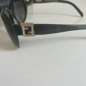 Fendi Women’s Sunglasses FS5297 615 black Fendi Way Black | Fendi main image 4